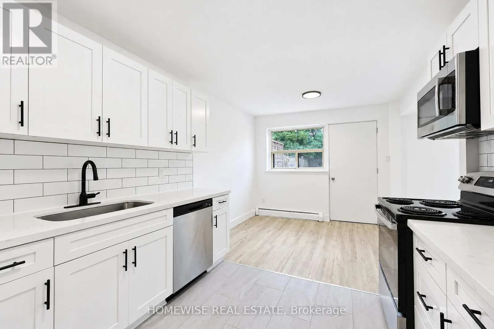 4 - 45 SWORDBILL DRIVE