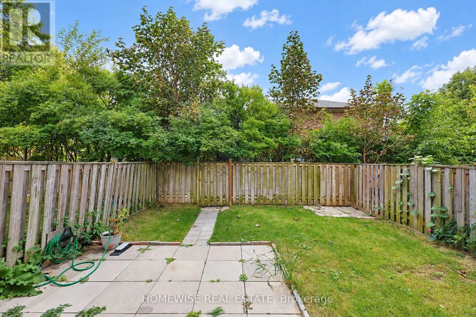 4 - 45 SWORDBILL DRIVE