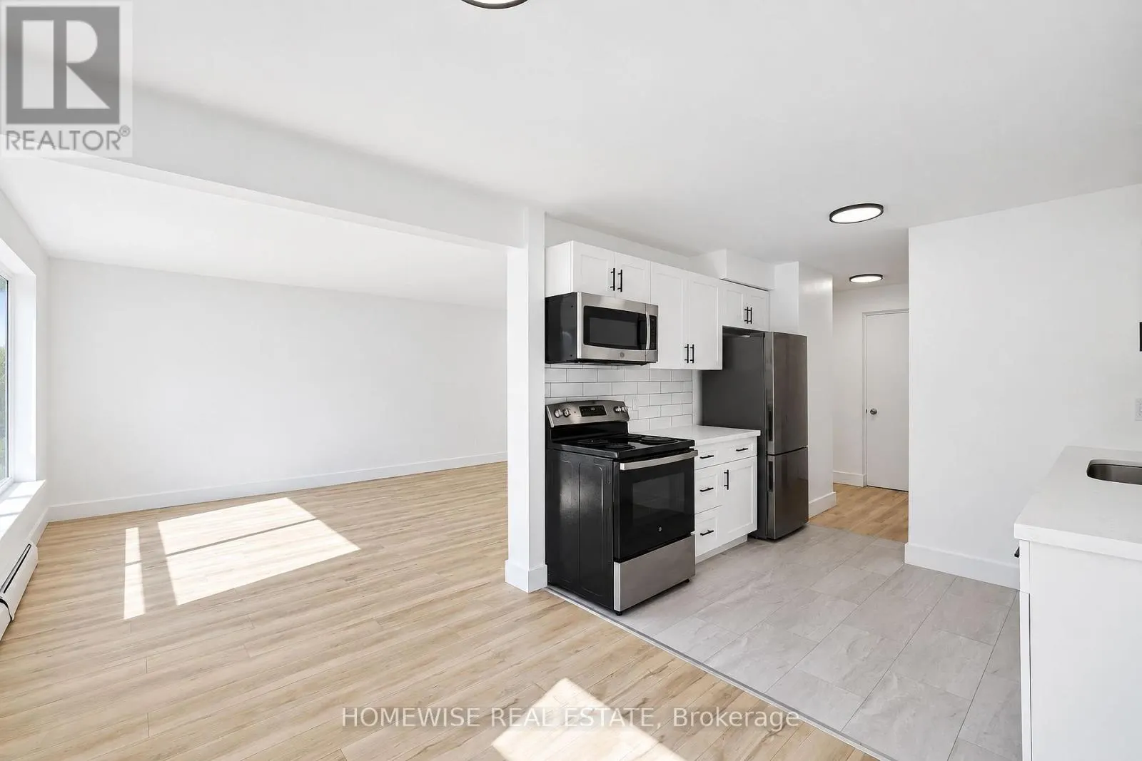 4 - 45 SWORDBILL DRIVE