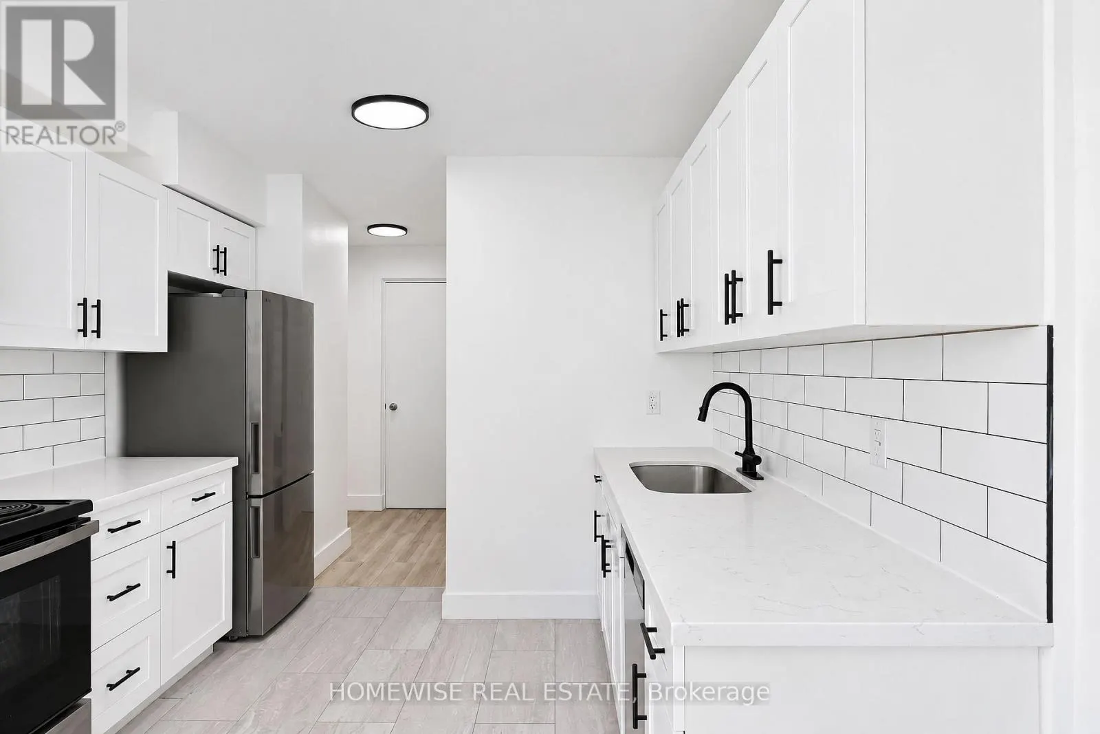 4 - 45 SWORDBILL DRIVE