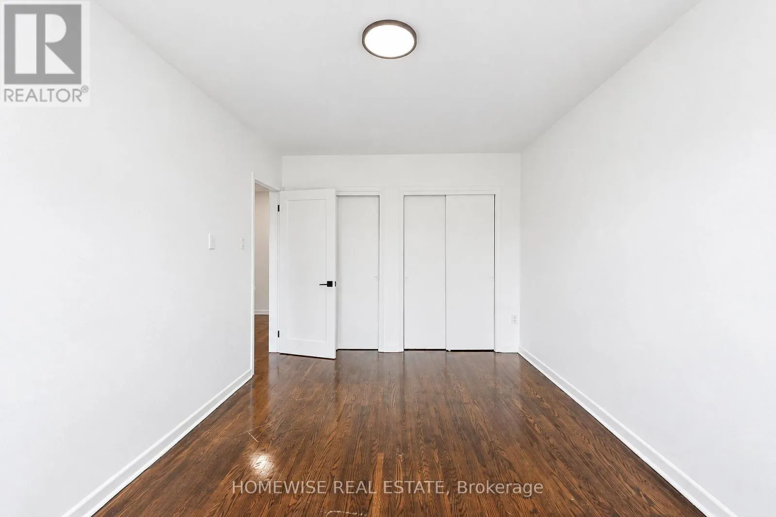 4 - 45 SWORDBILL DRIVE