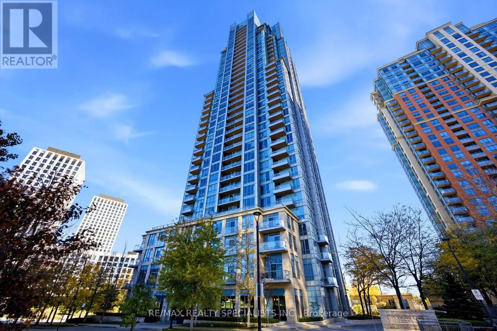1106 - 15 VIKING LANE