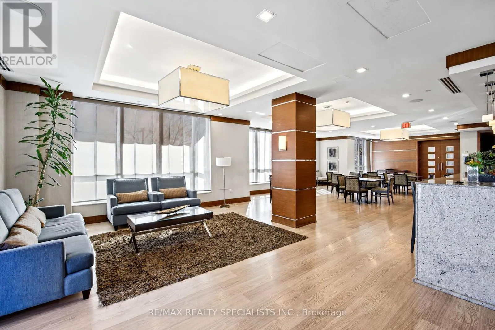 1106 - 15 VIKING LANE