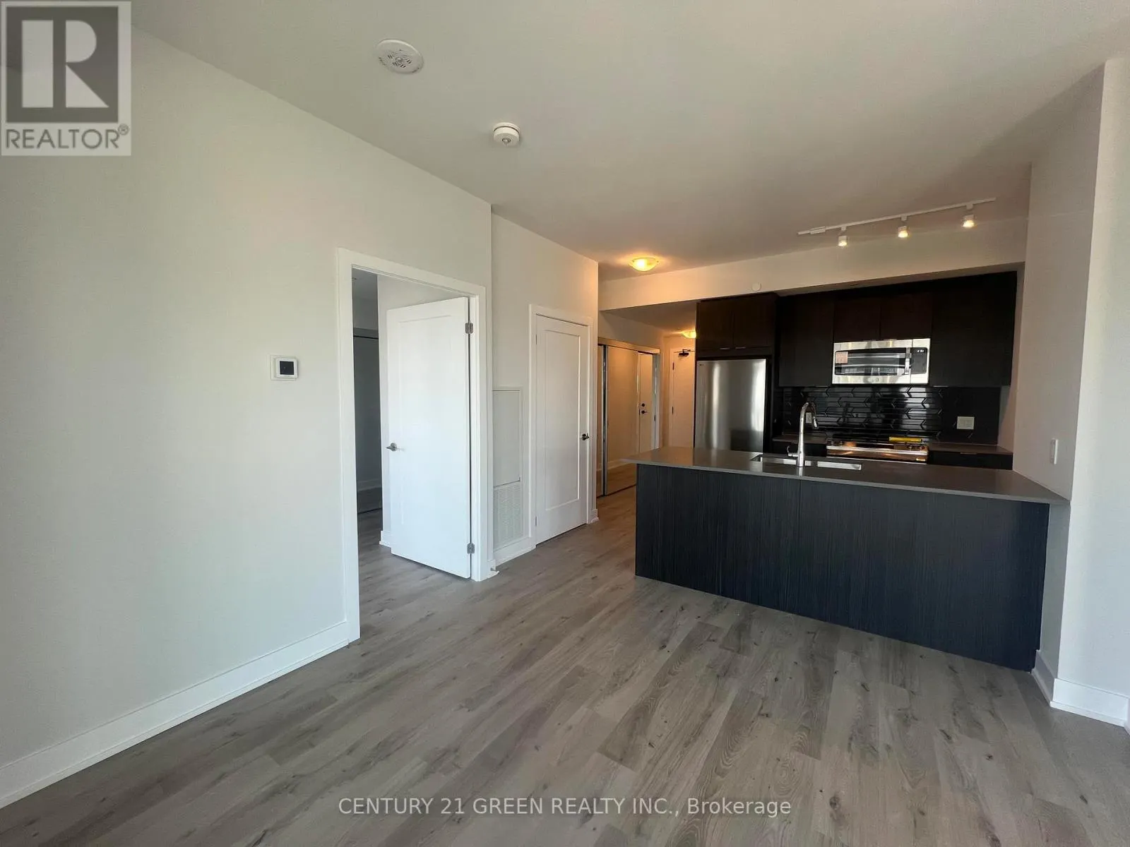 3203 - 430 SQUARE ONE DRIVE