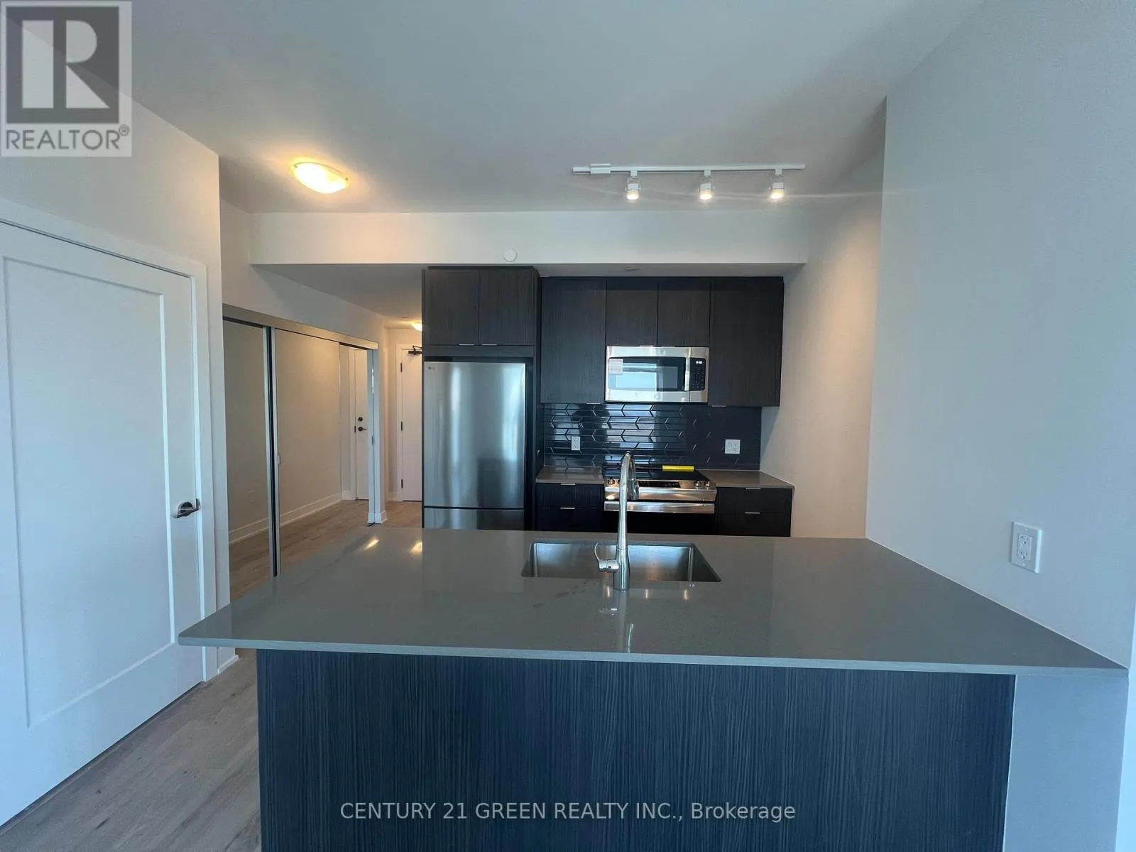 3203 - 430 SQUARE ONE DRIVE