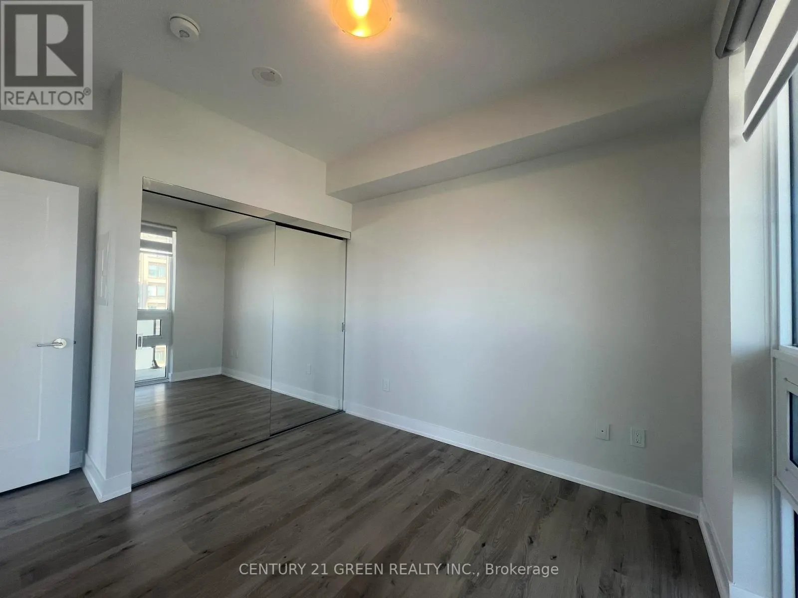 3203 - 430 SQUARE ONE DRIVE