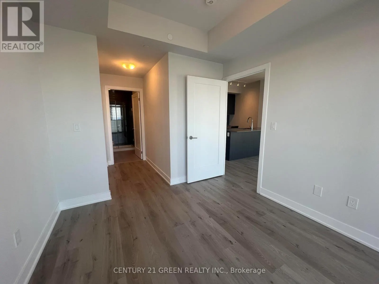 3203 - 430 SQUARE ONE DRIVE