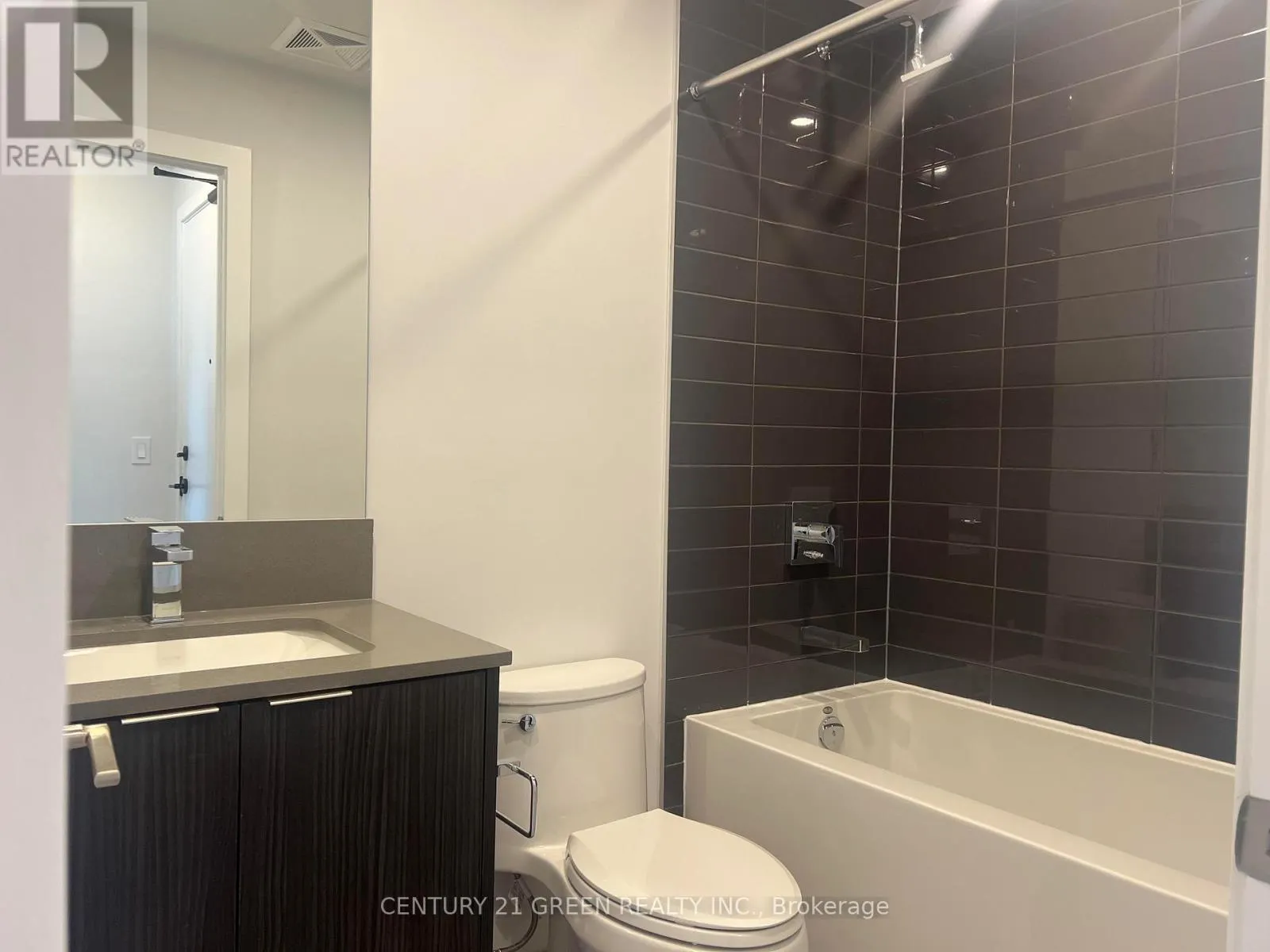 3203 - 430 SQUARE ONE DRIVE