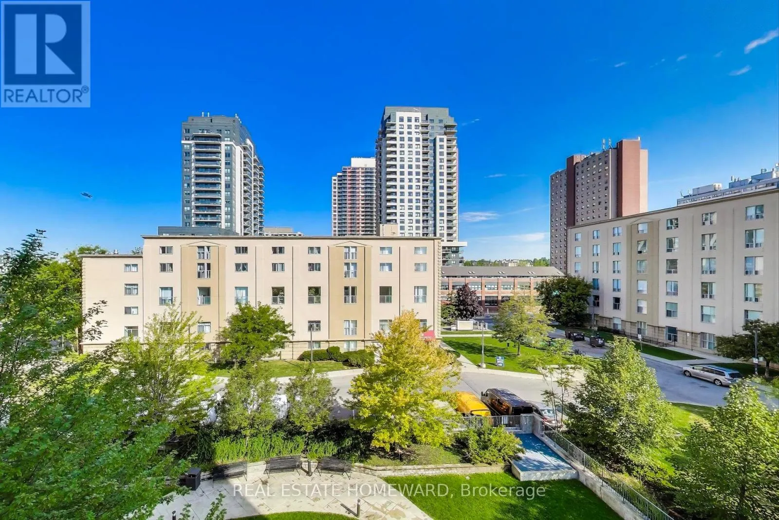 406 - 816 LANSDOWNE AVENUE