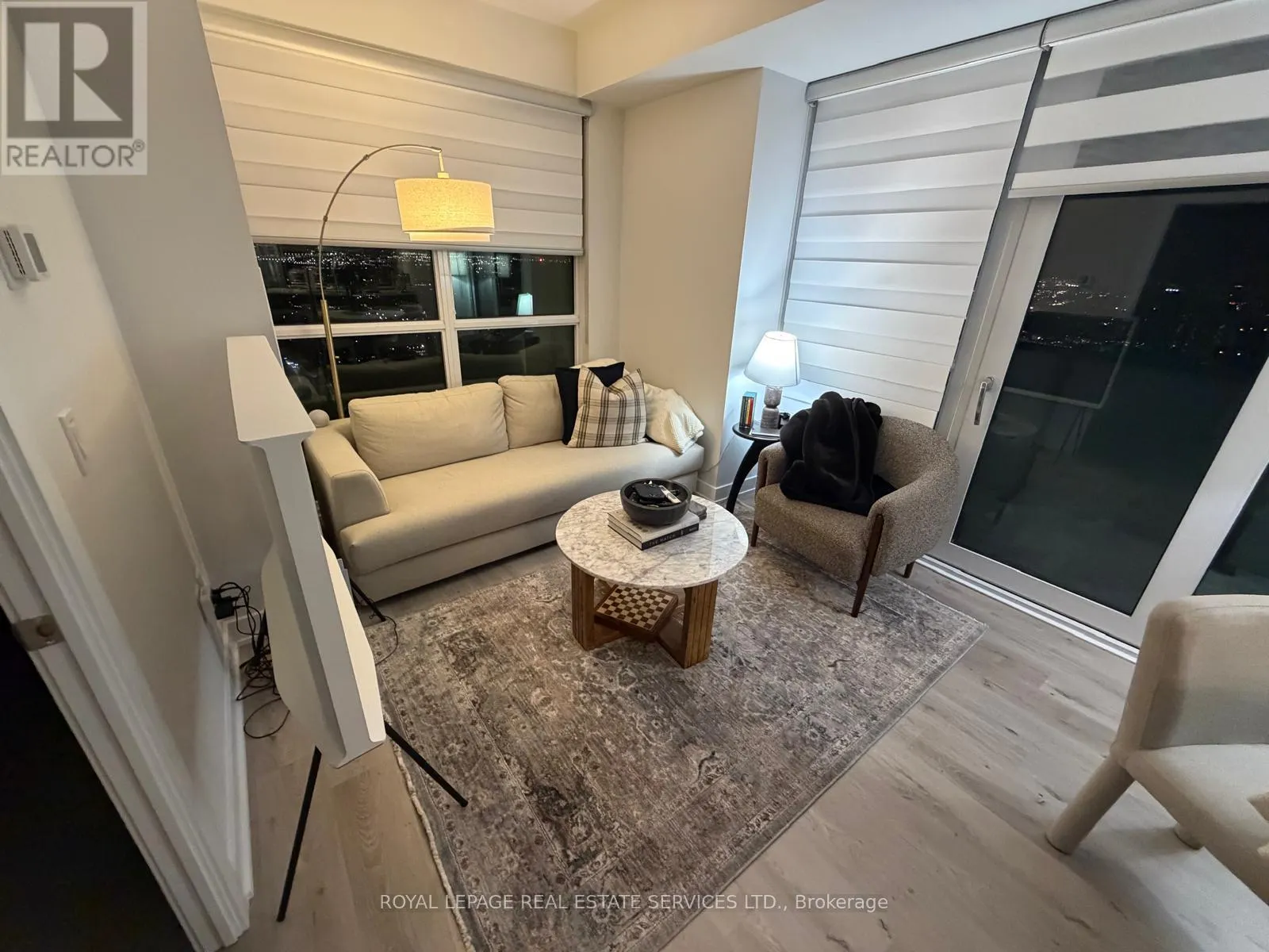 4111 - 430 SQUARE ONE DRIVE