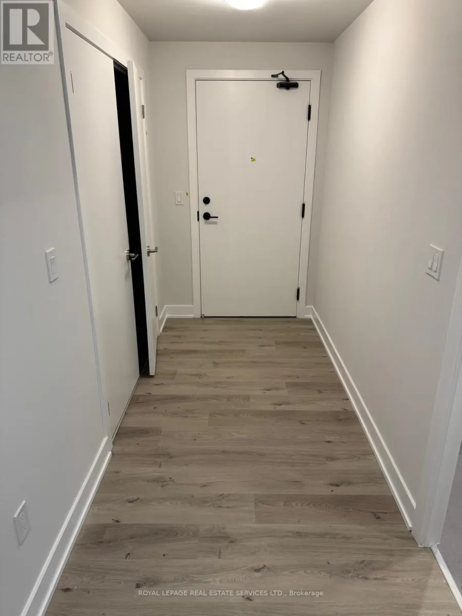 4111 - 430 SQUARE ONE DRIVE