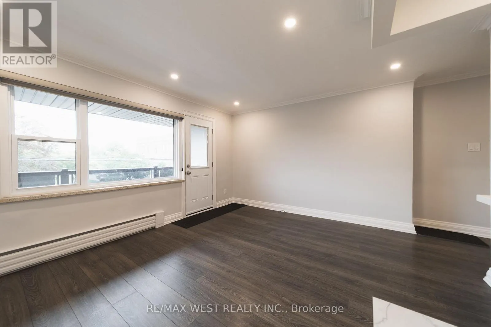 7 - 237 MELROSE STREET