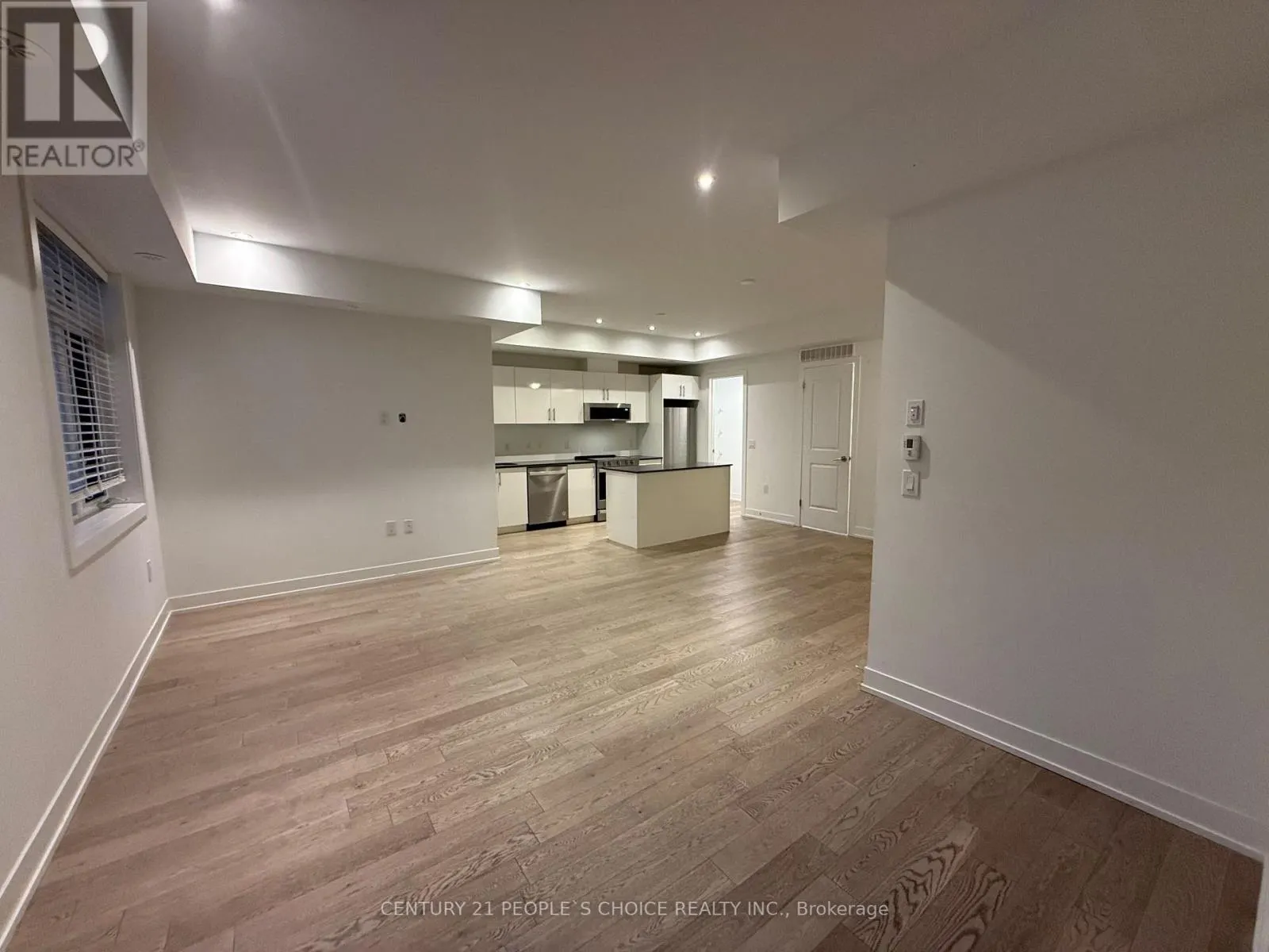 208 - 1115 DOUGLAS MCCURDY COMM