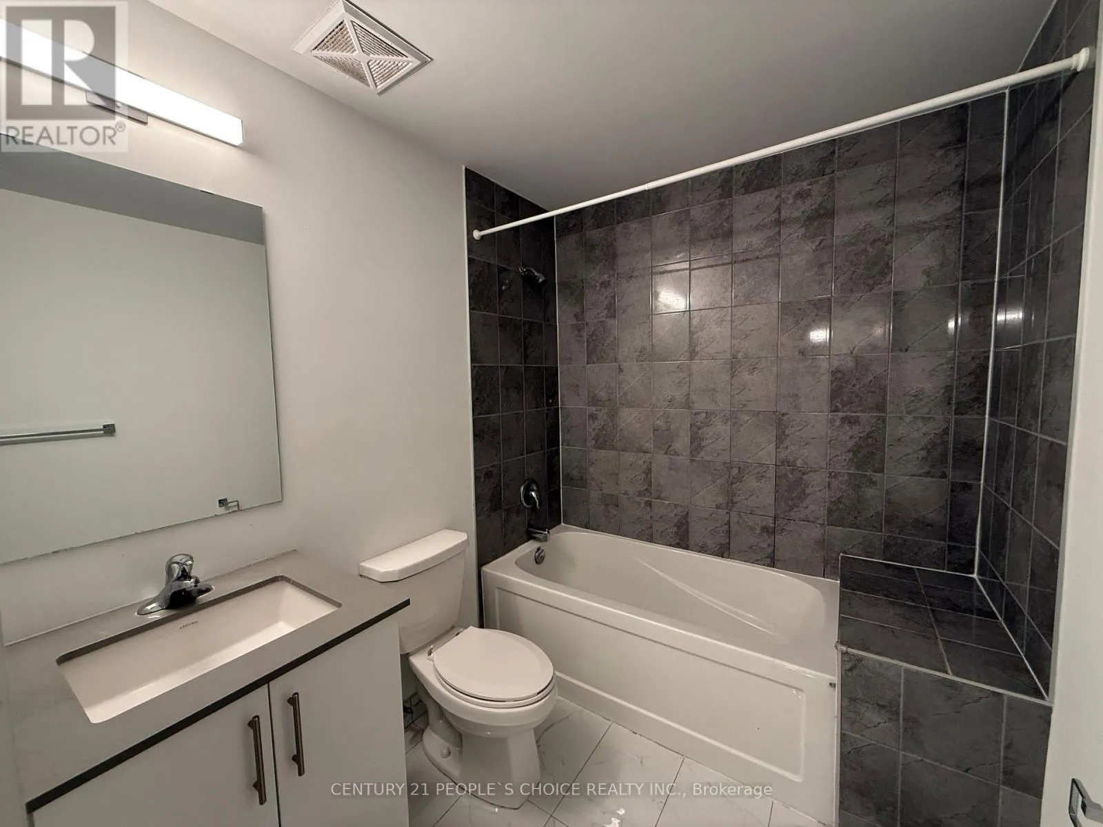 208 - 1115 DOUGLAS MCCURDY COMM
