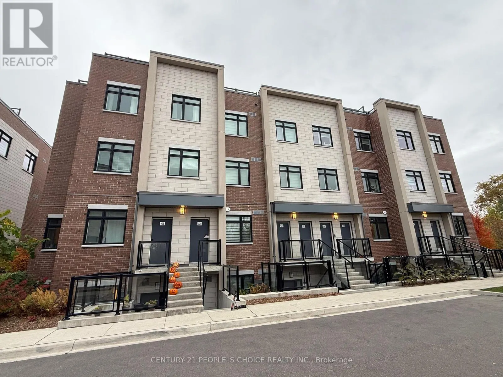 208 - 1115 DOUGLAS MCCURDY COMM