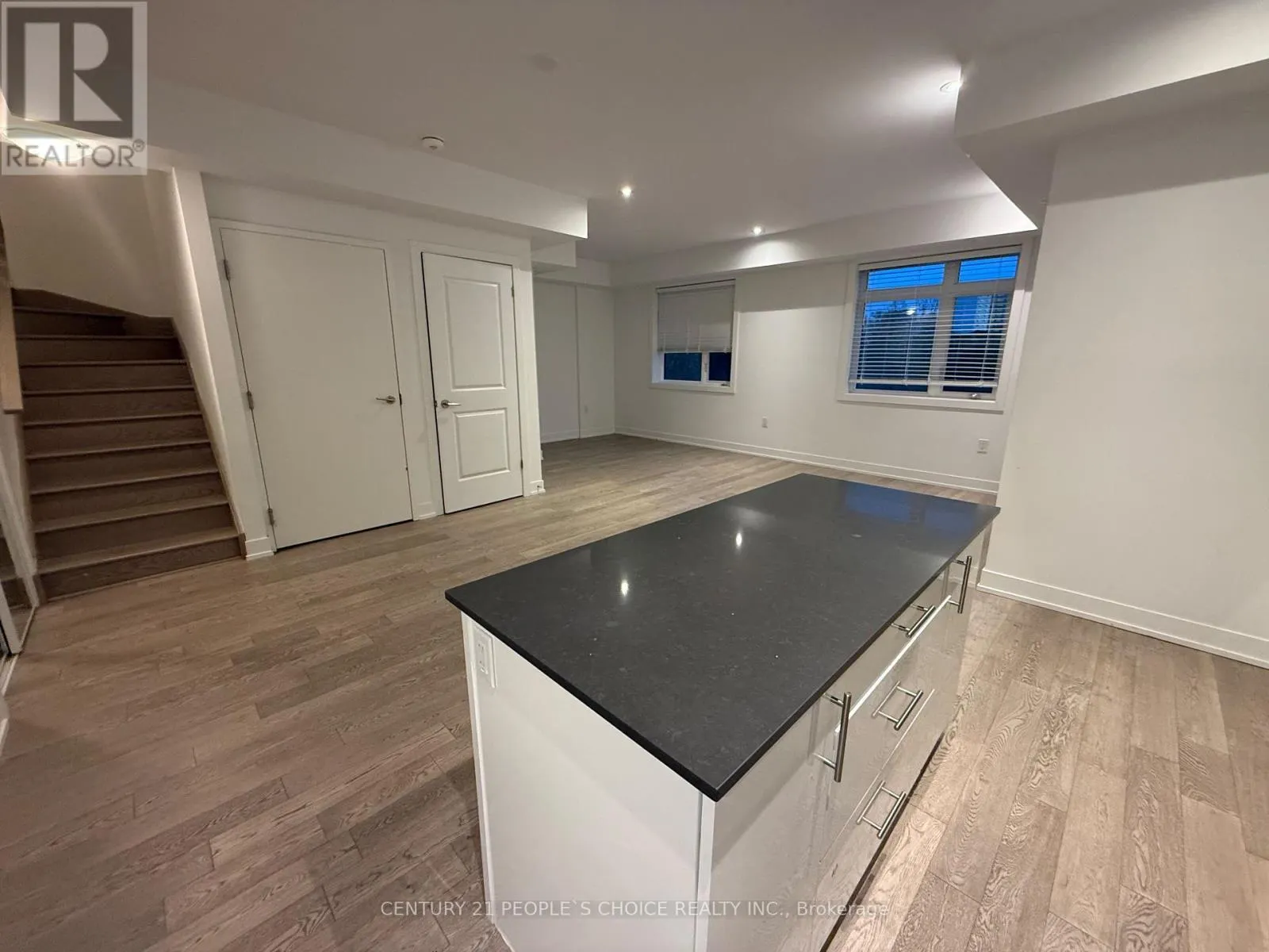 208 - 1115 DOUGLAS MCCURDY COMM