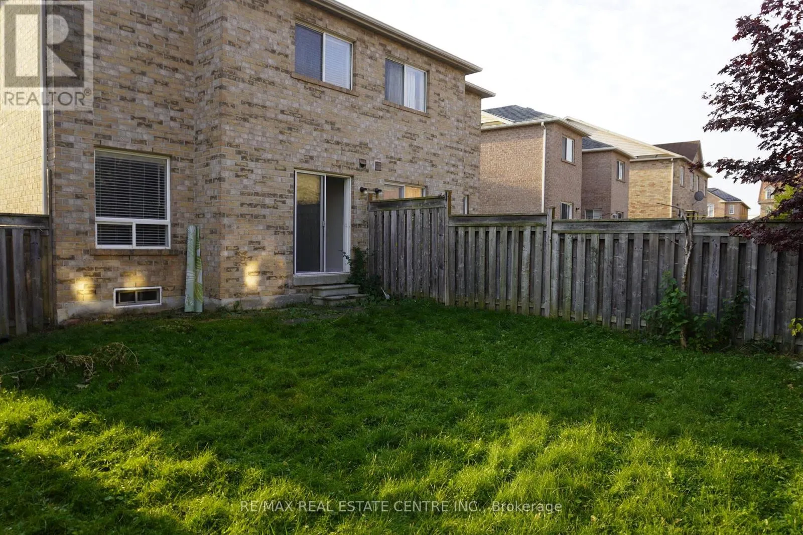 858 BETHANY CRESCENT