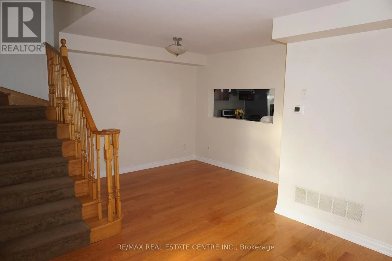 858 BETHANY CRESCENT