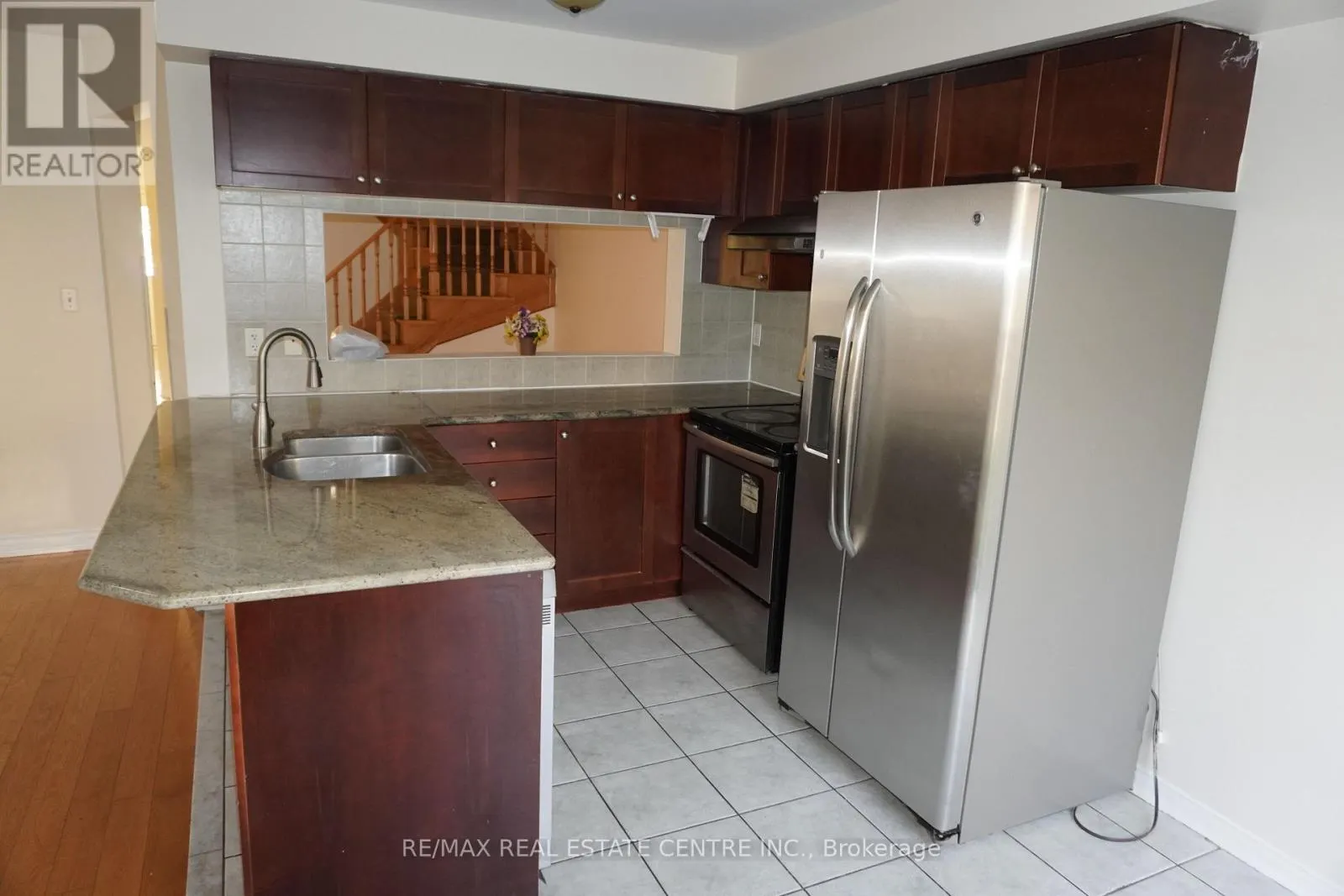 858 BETHANY CRESCENT