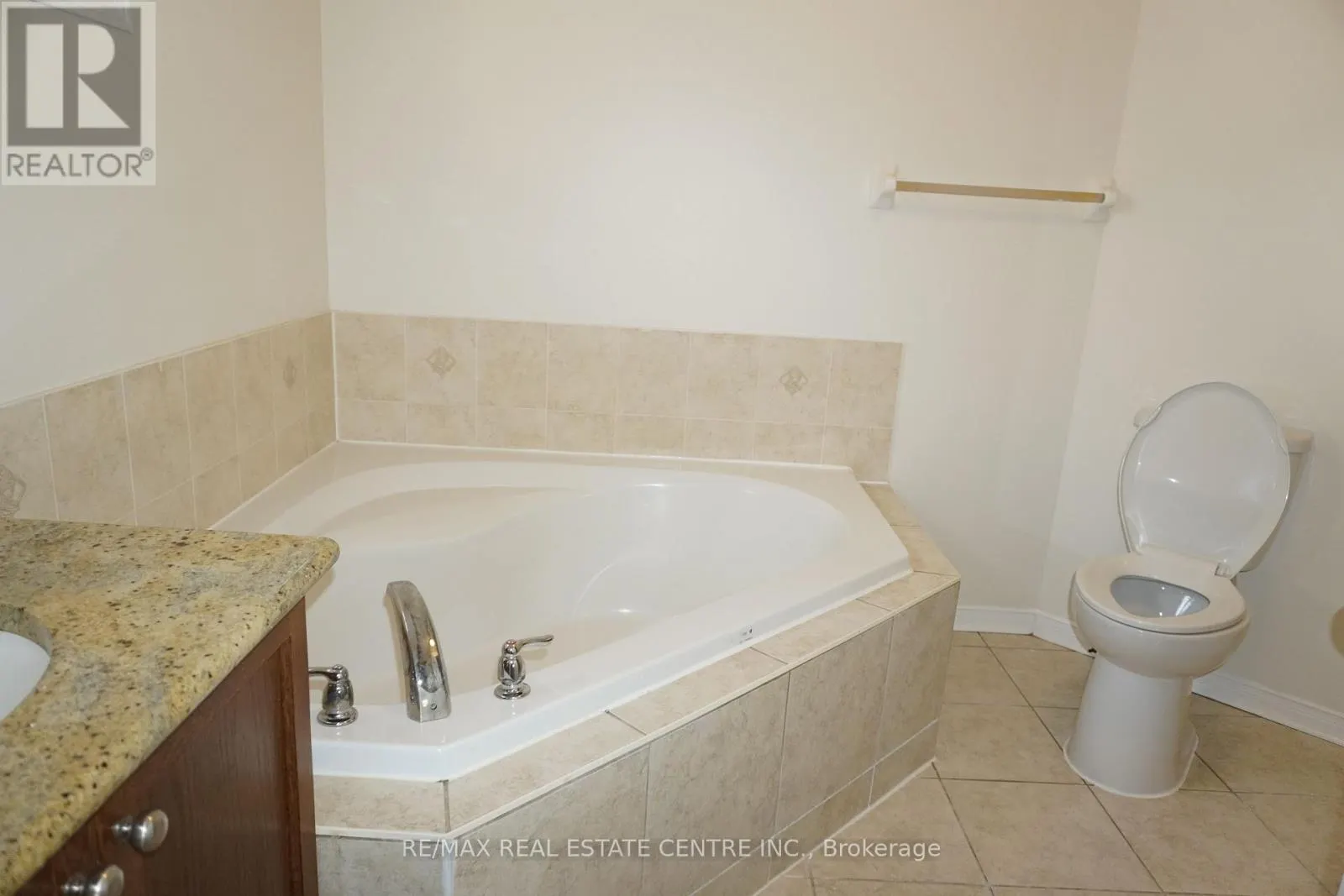 858 BETHANY CRESCENT