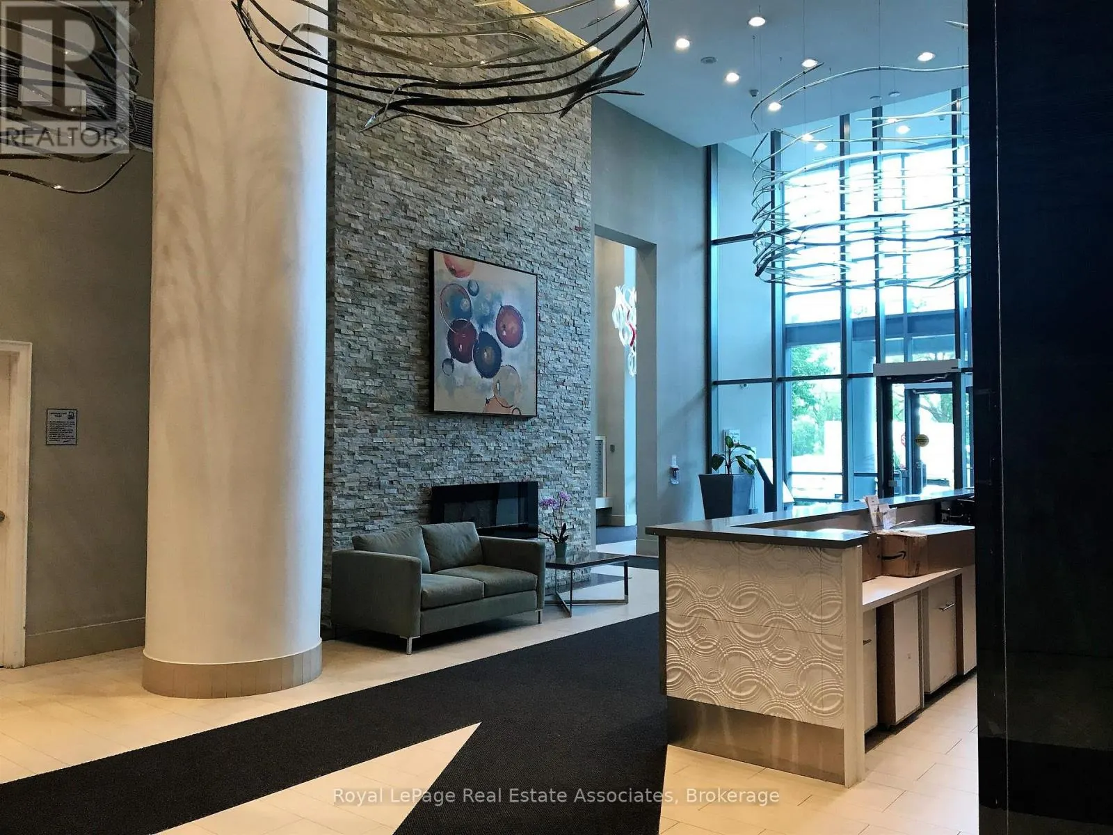 2408 - 2230 LAKE SHORE BOULEVARD W