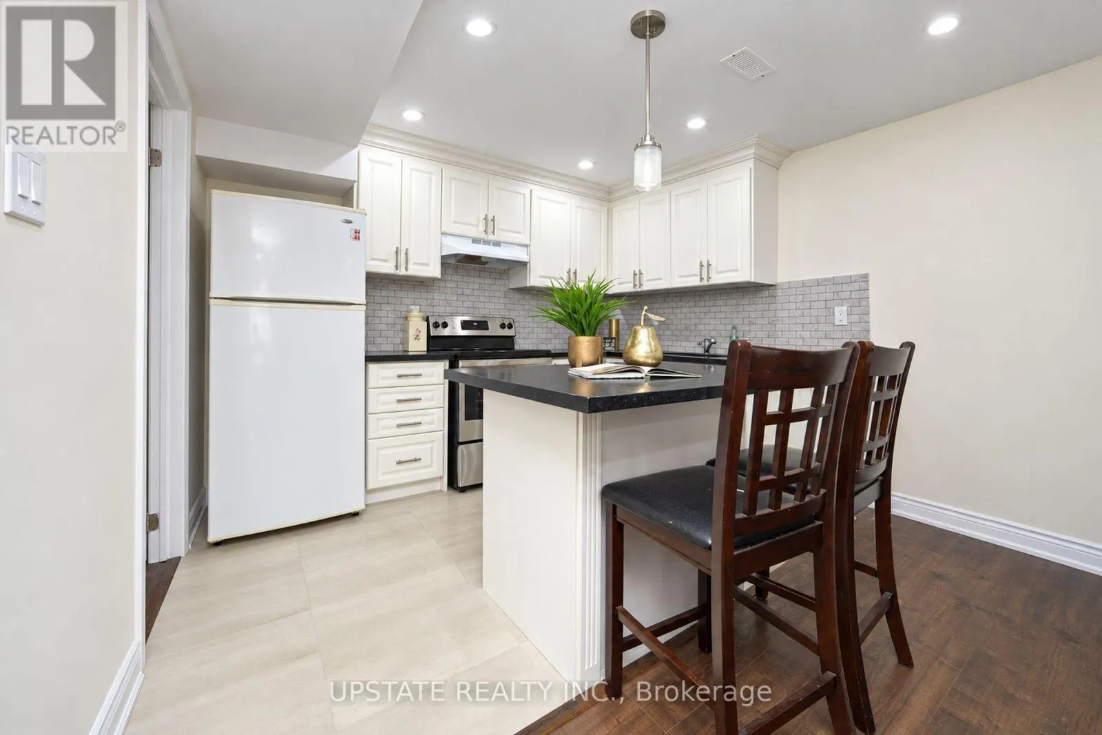 15 CRANWOOD CIRCLE