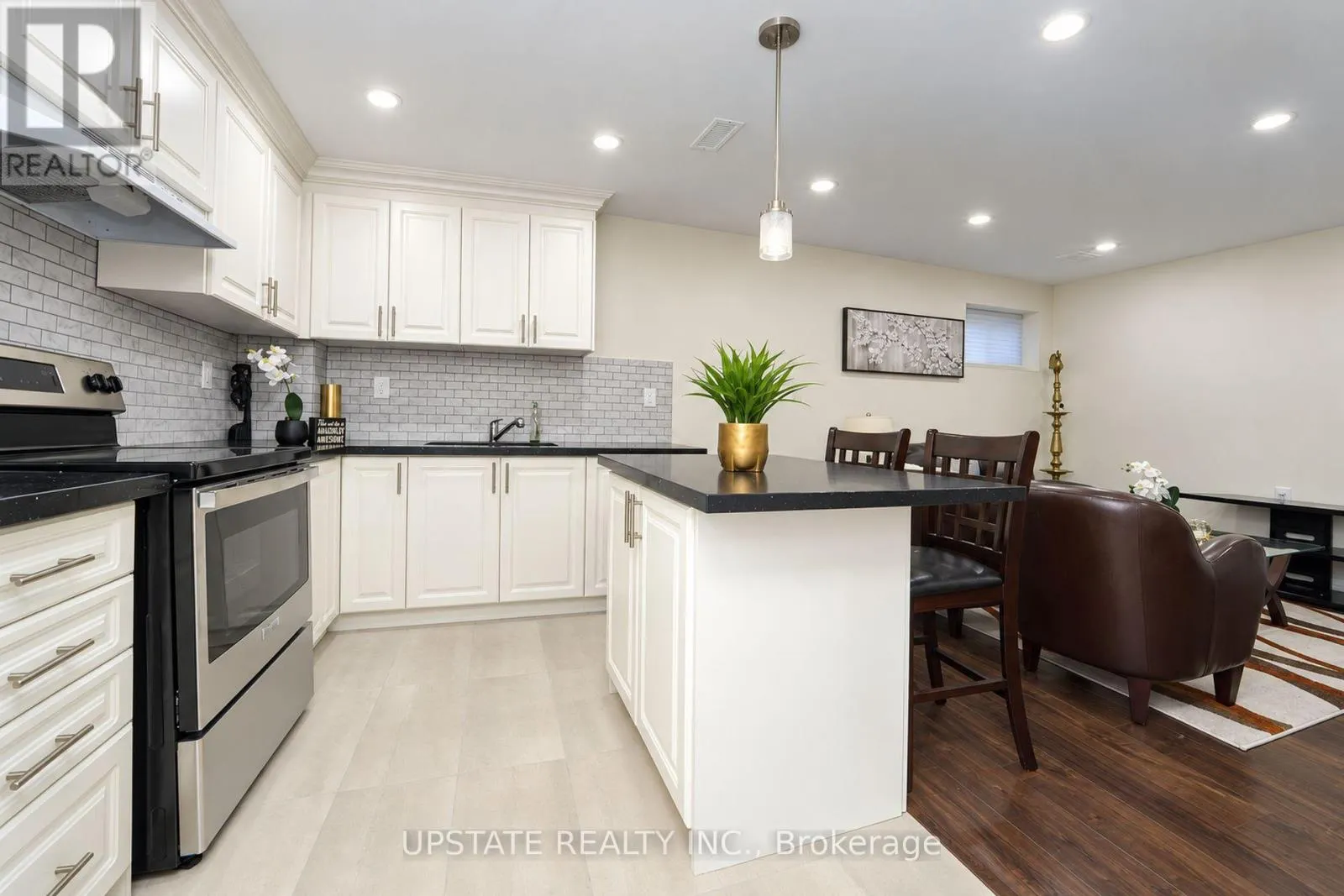 15 CRANWOOD CIRCLE