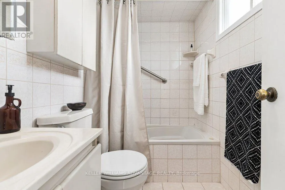2192 CASTLESTONE COURT