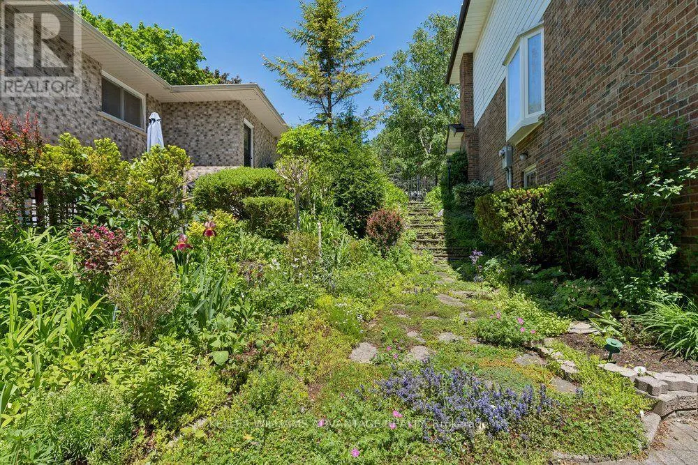 2192 CASTLESTONE COURT