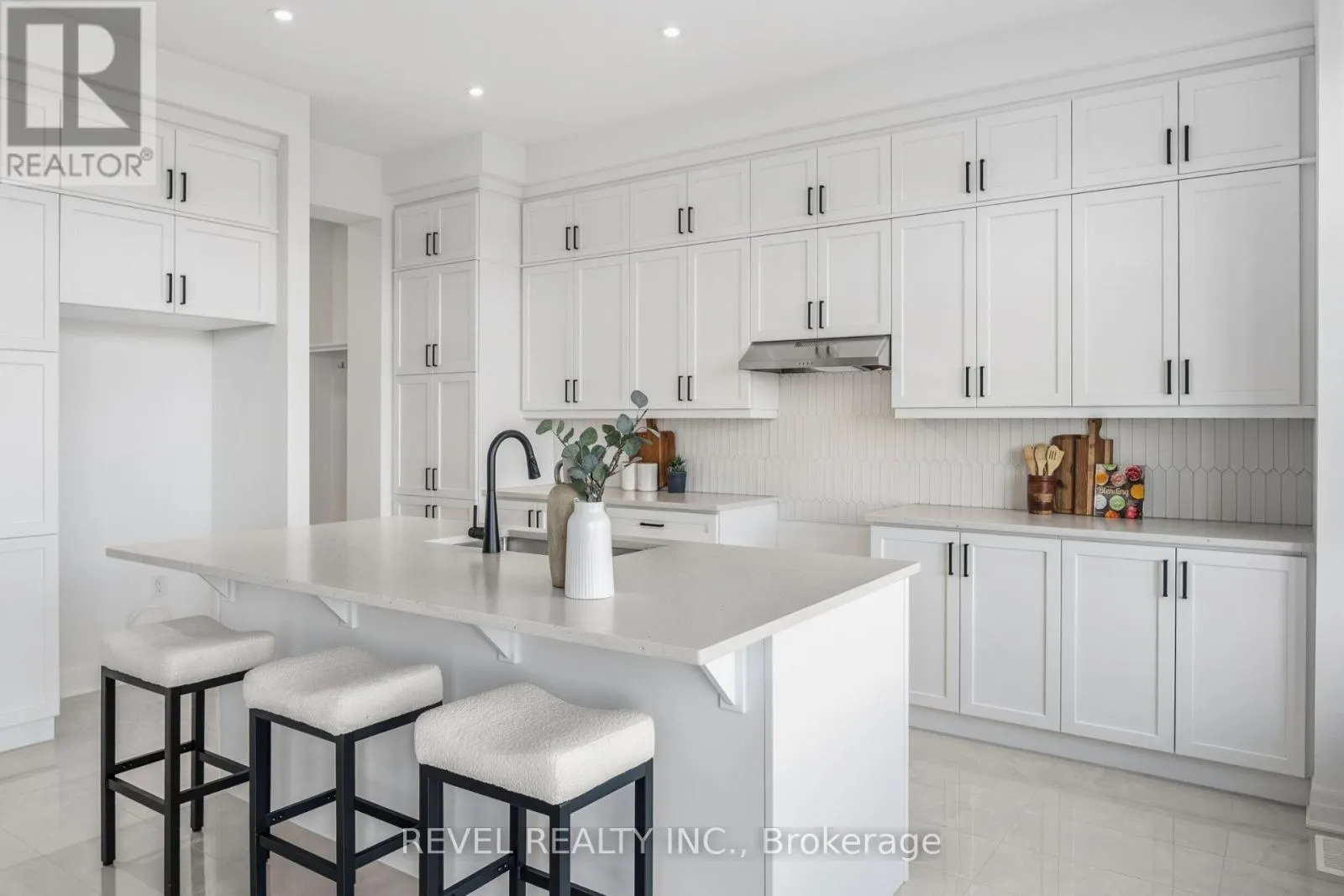 1153 MAVERICK WAY