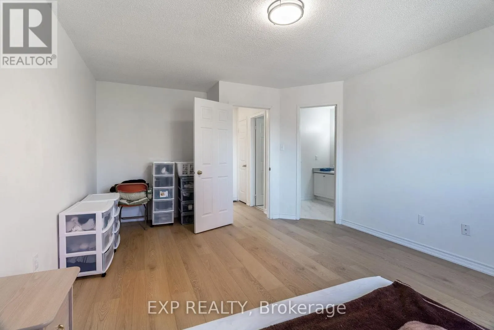 37 - 200 CRESTHAVEN ROAD