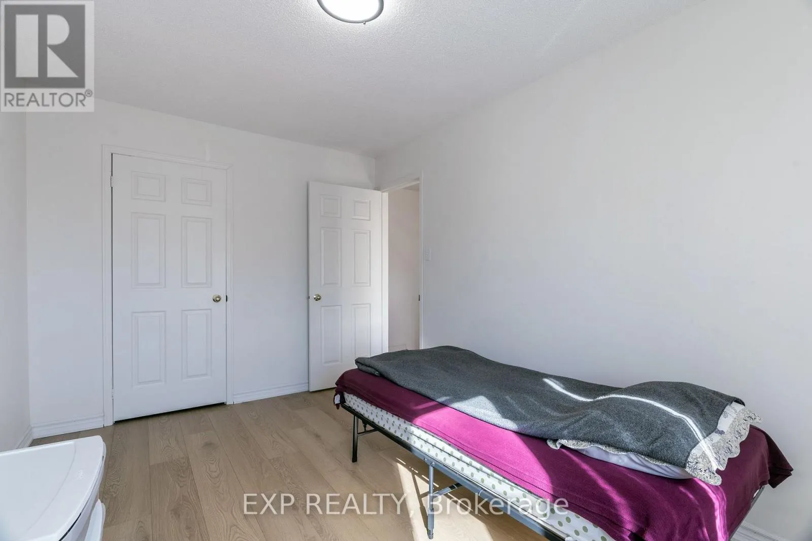 37 - 200 CRESTHAVEN ROAD