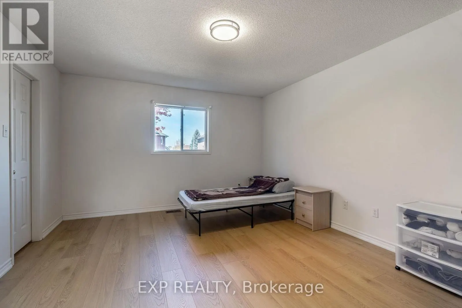 37 - 200 CRESTHAVEN ROAD