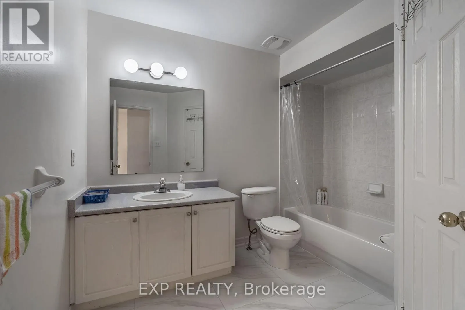37 - 200 CRESTHAVEN ROAD