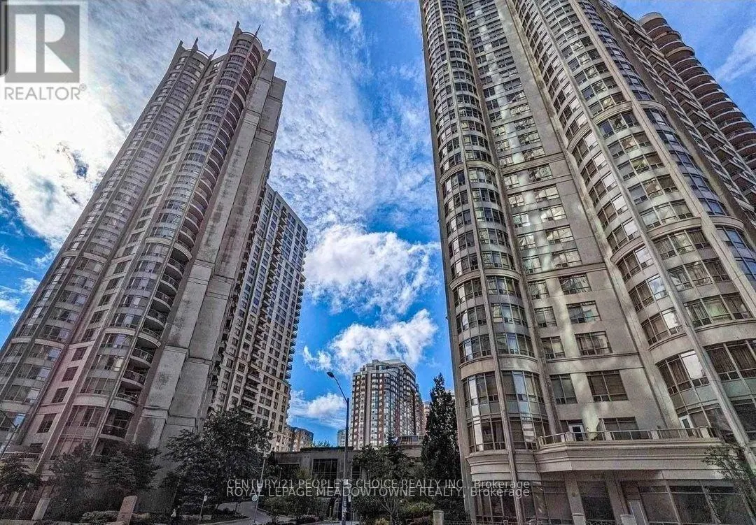 2425 - 3888 DUKE OF YORK BOULEVARD