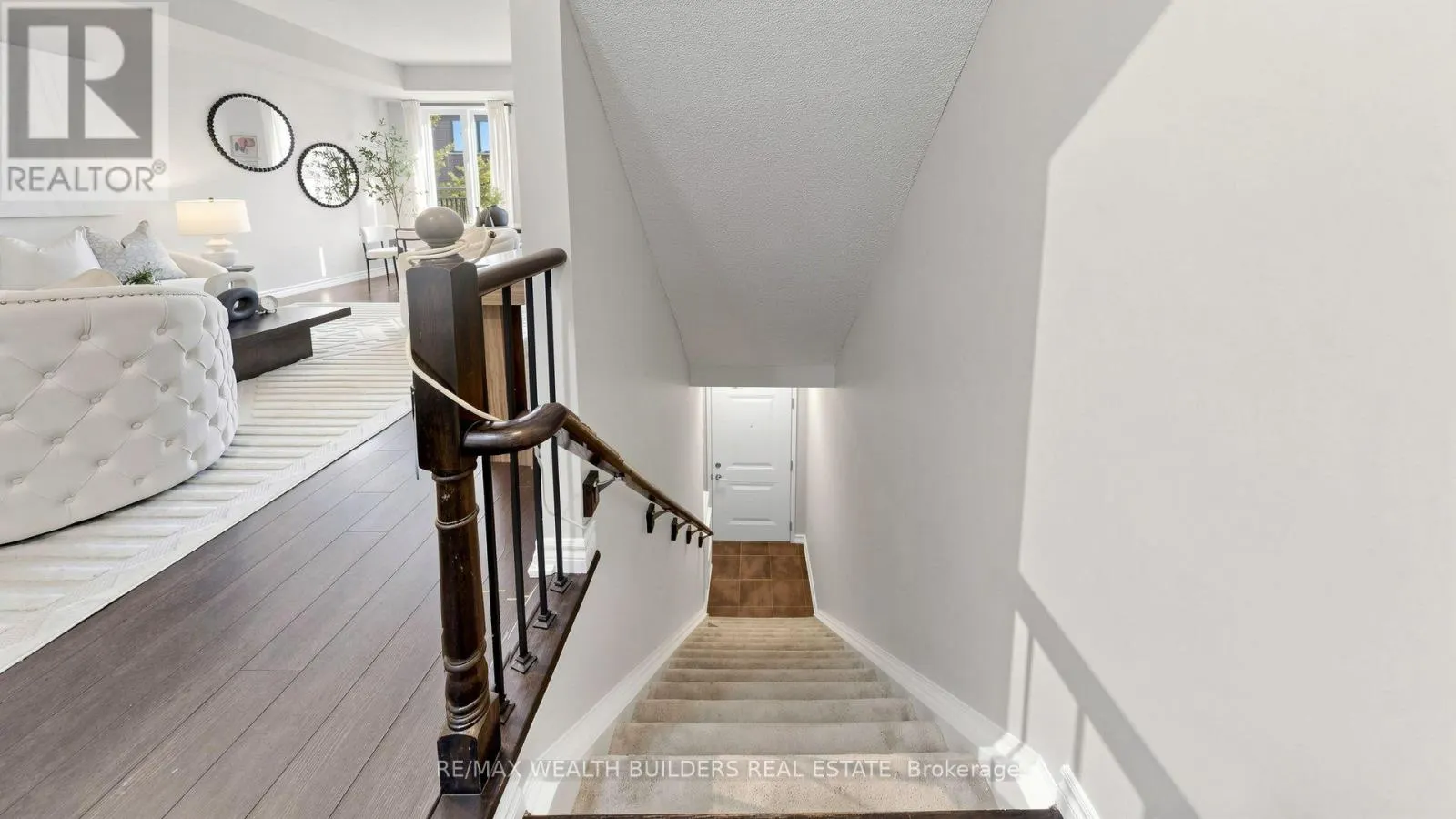 115 - 40 CARNATION AVENUE