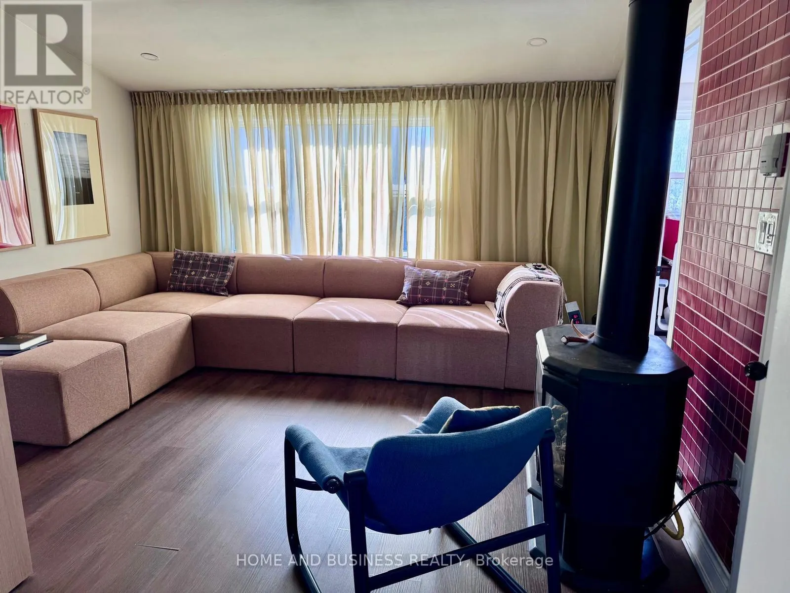 3 - 38 RIVER DRIVE