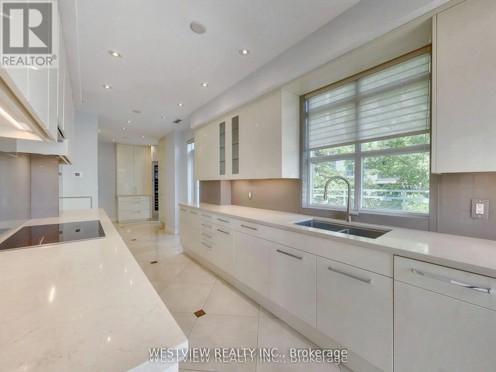 116 - 2111 LAKE SHORE BOULEVARD W