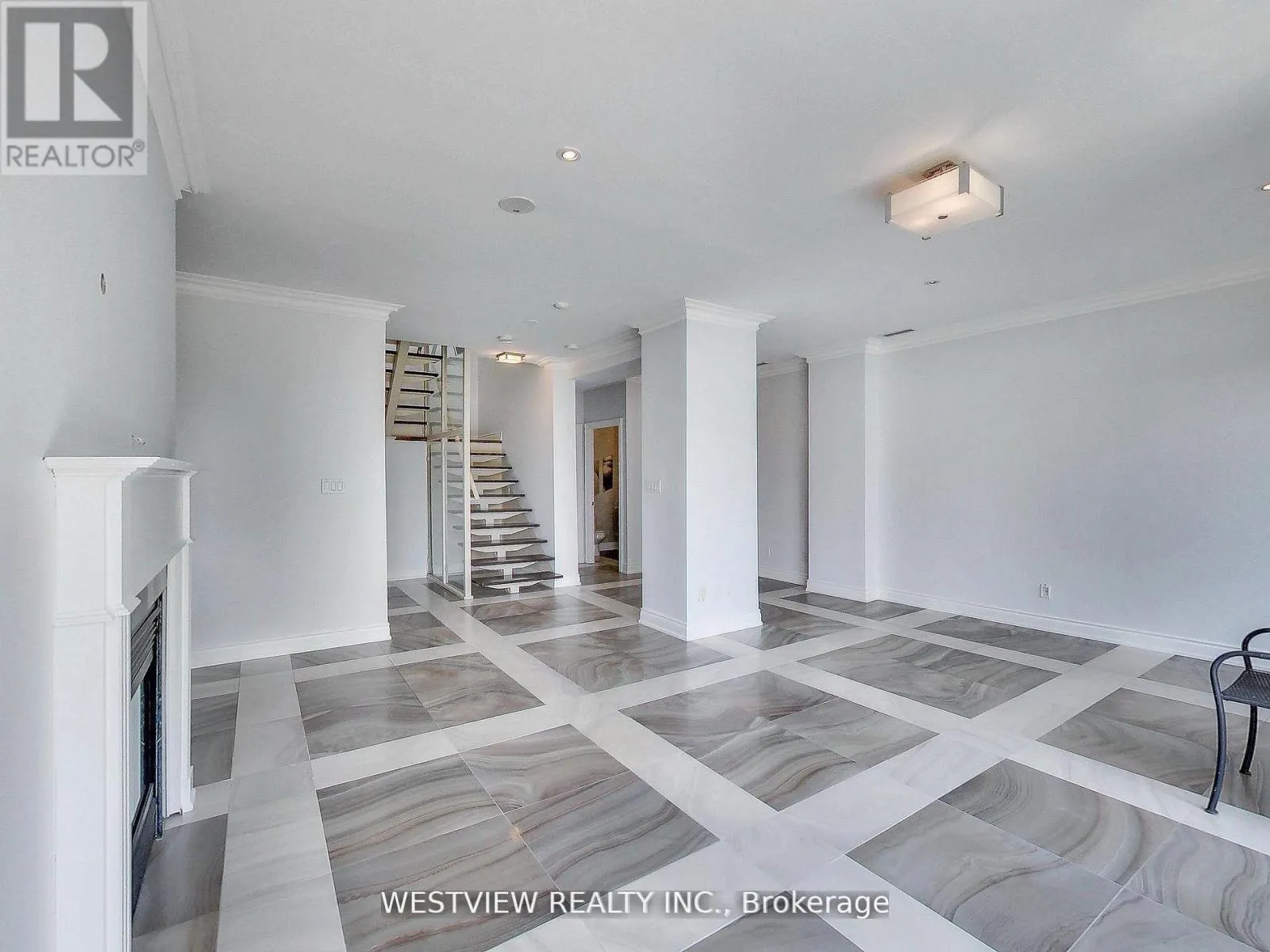 116 - 2111 LAKE SHORE BOULEVARD W
