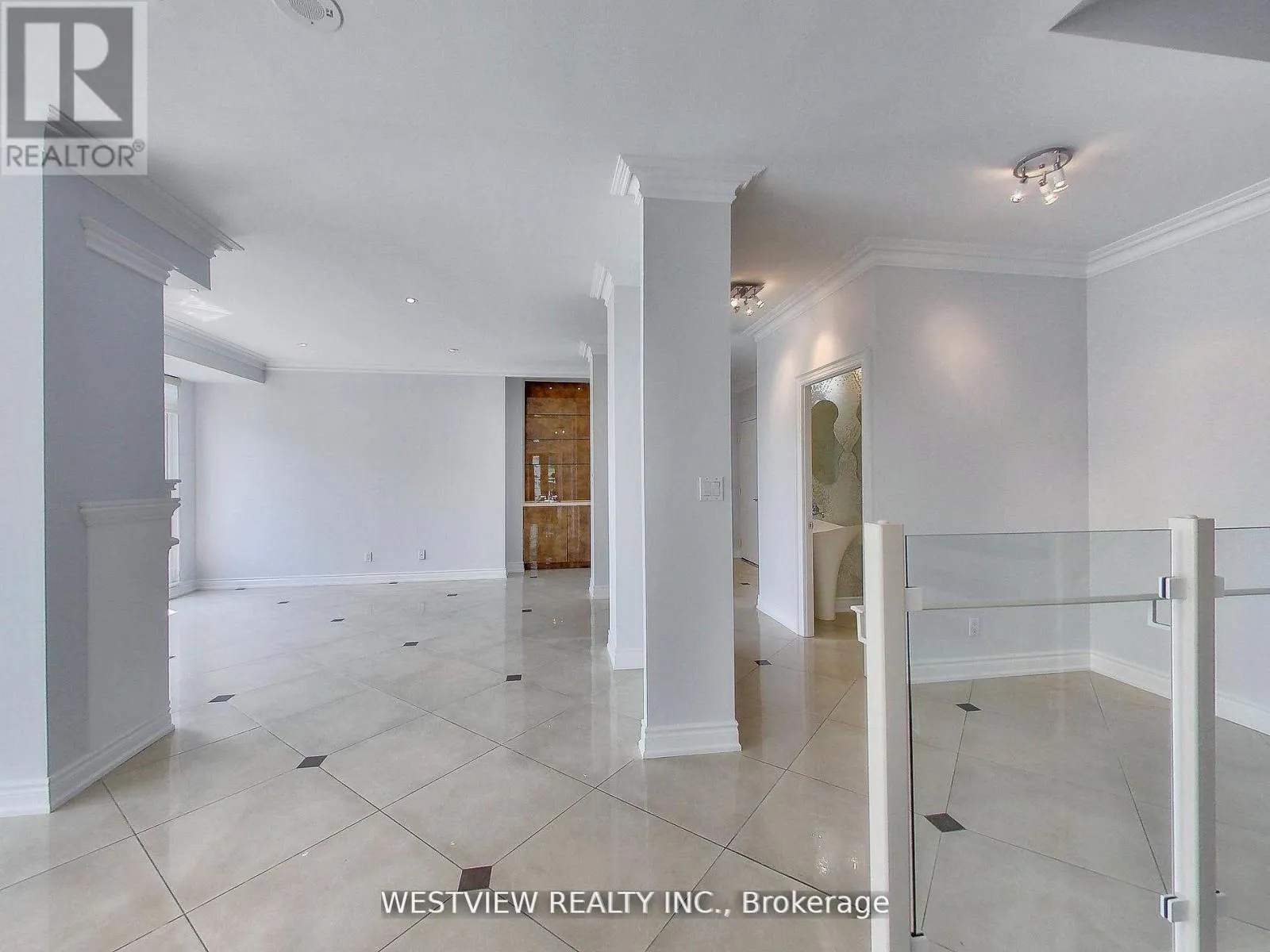 116 - 2111 LAKE SHORE BOULEVARD W