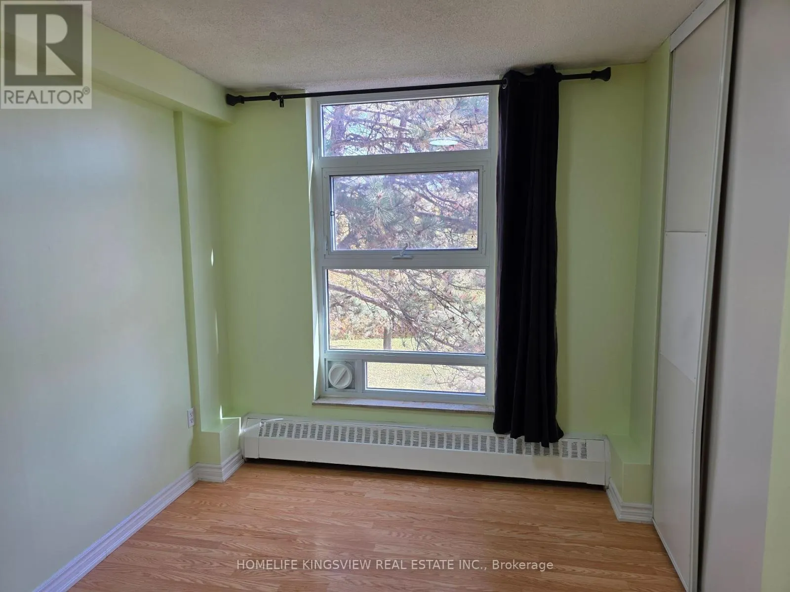 211 - 355 DRIFTWOOD AVENUE