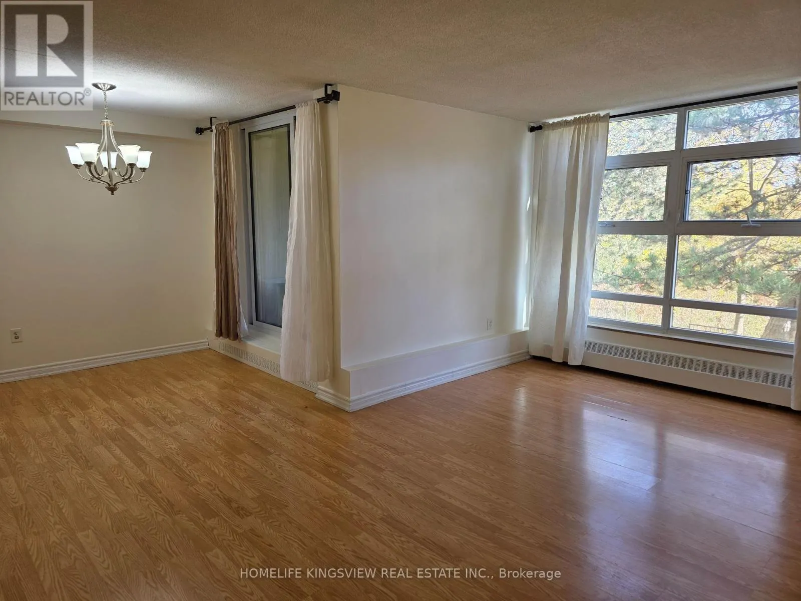 211 - 355 DRIFTWOOD AVENUE