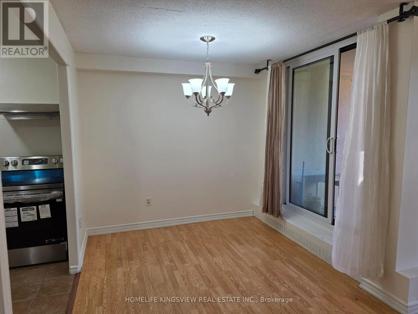 211 - 355 DRIFTWOOD AVENUE
