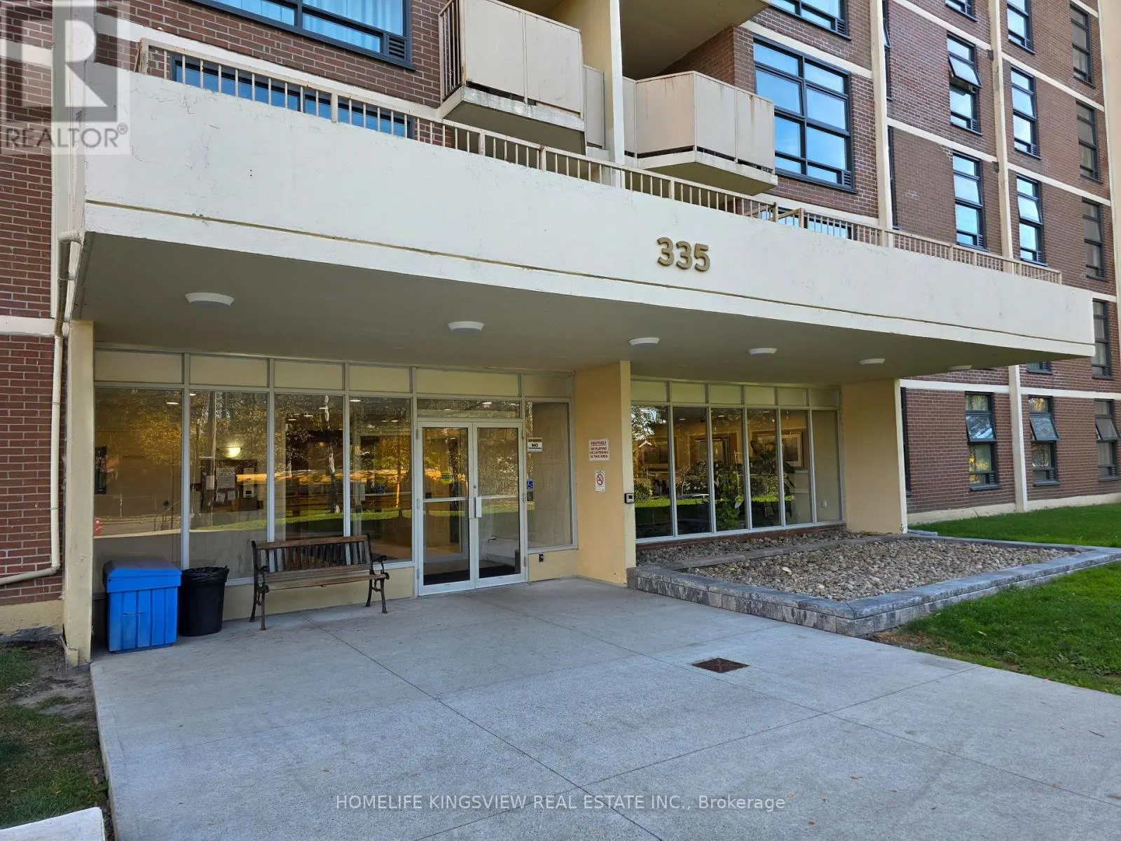 211 - 355 DRIFTWOOD AVENUE