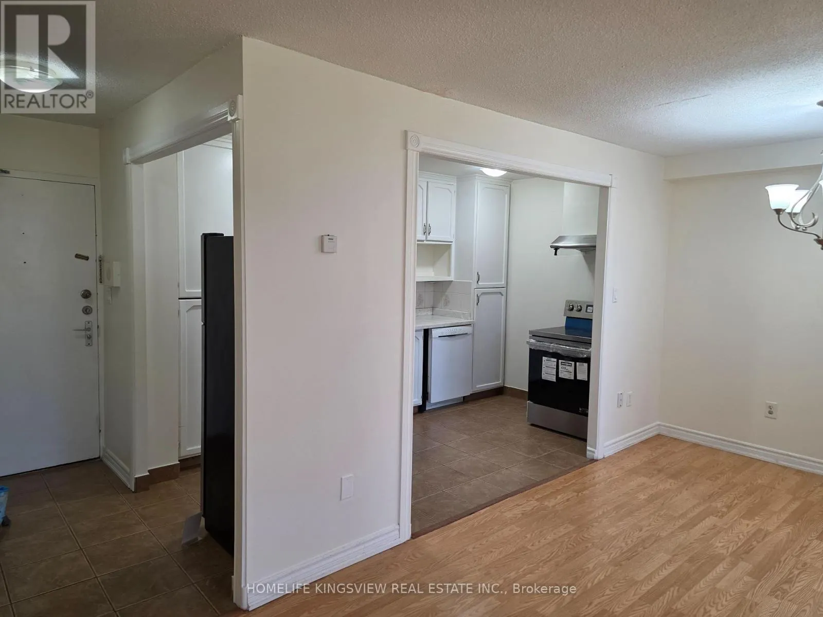 211 - 355 DRIFTWOOD AVENUE