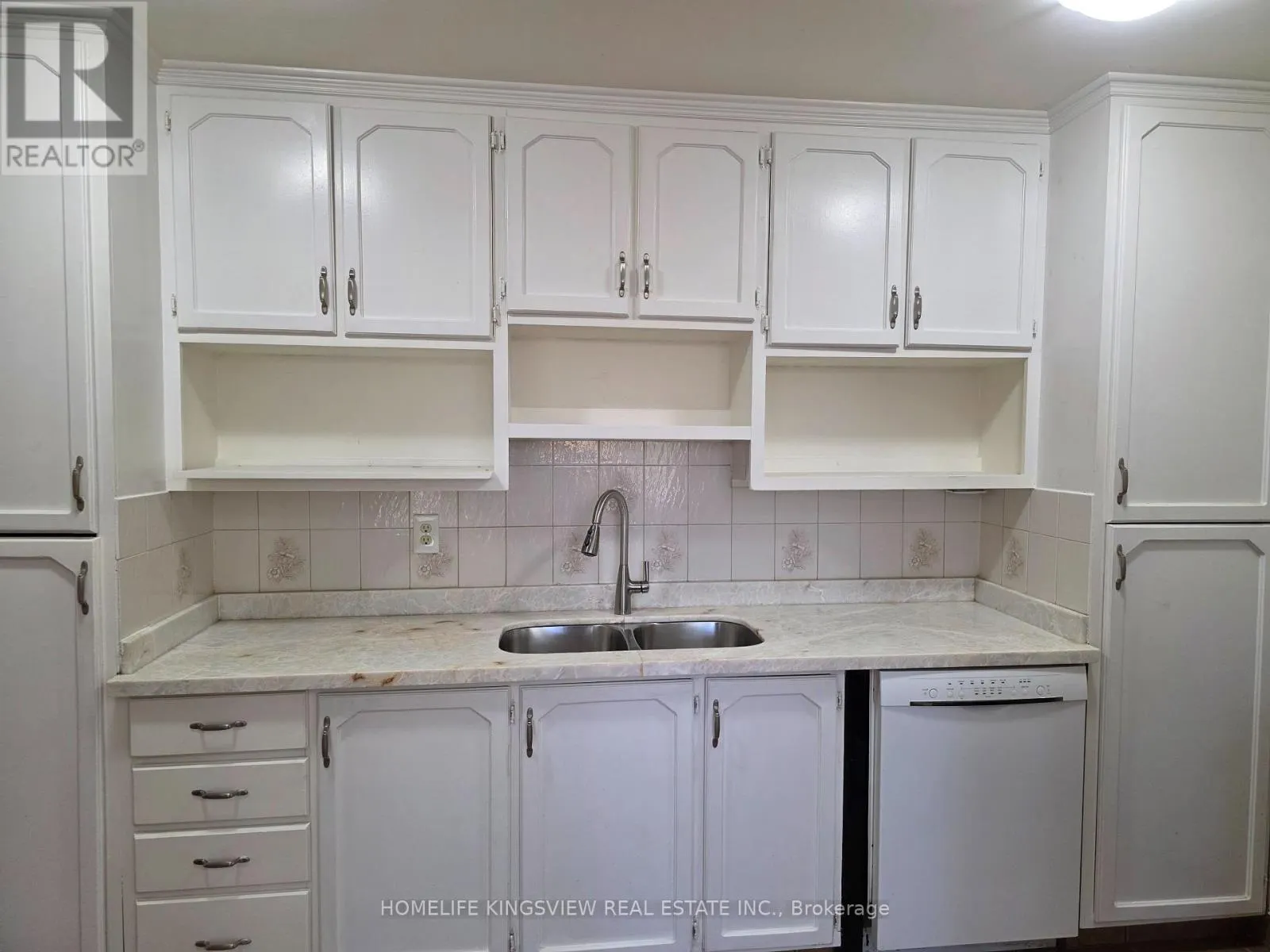 211 - 355 DRIFTWOOD AVENUE