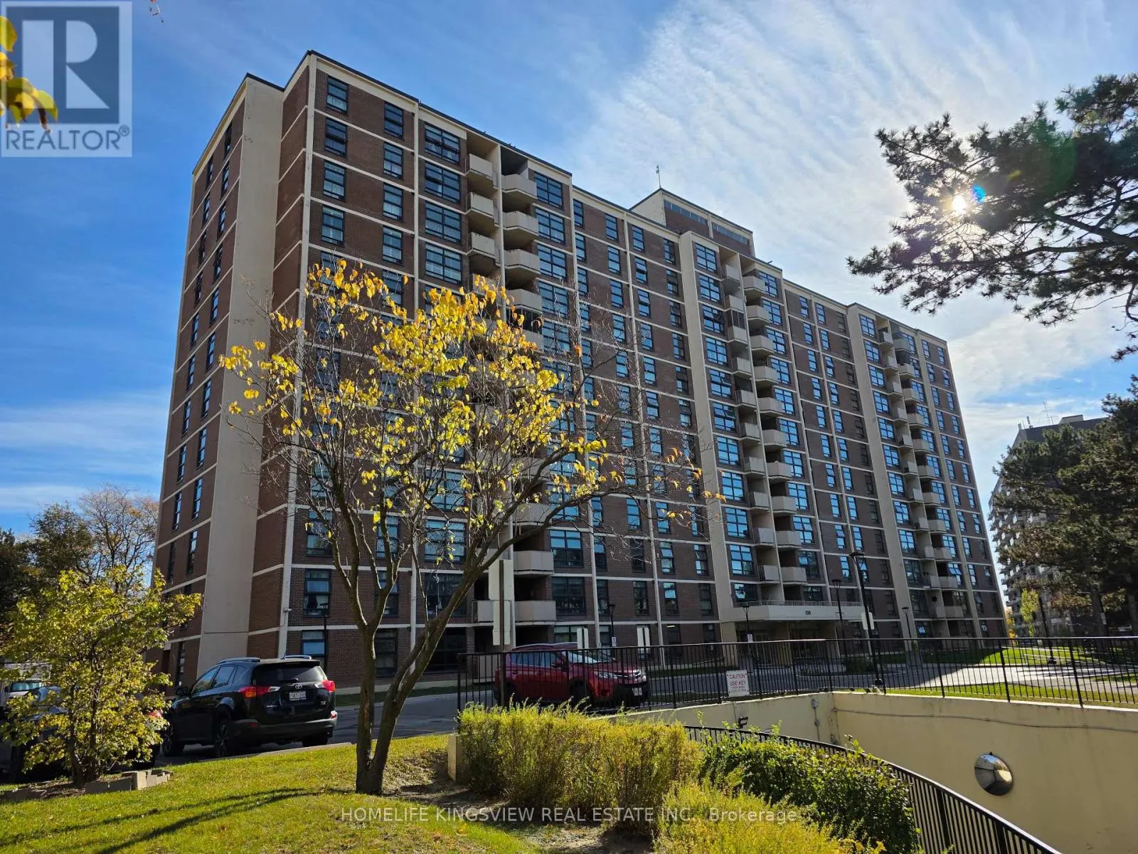 211 - 355 DRIFTWOOD AVENUE