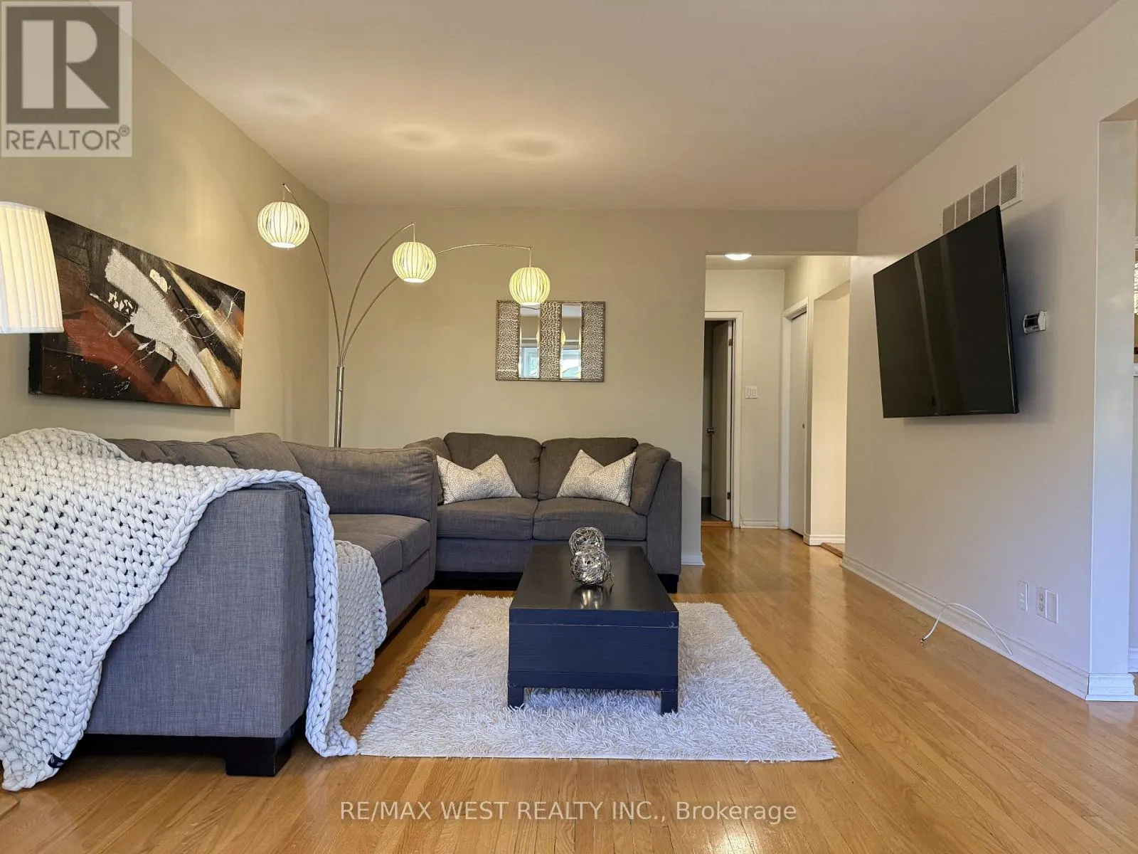 43 - 51 BROADFIELD DRIVE