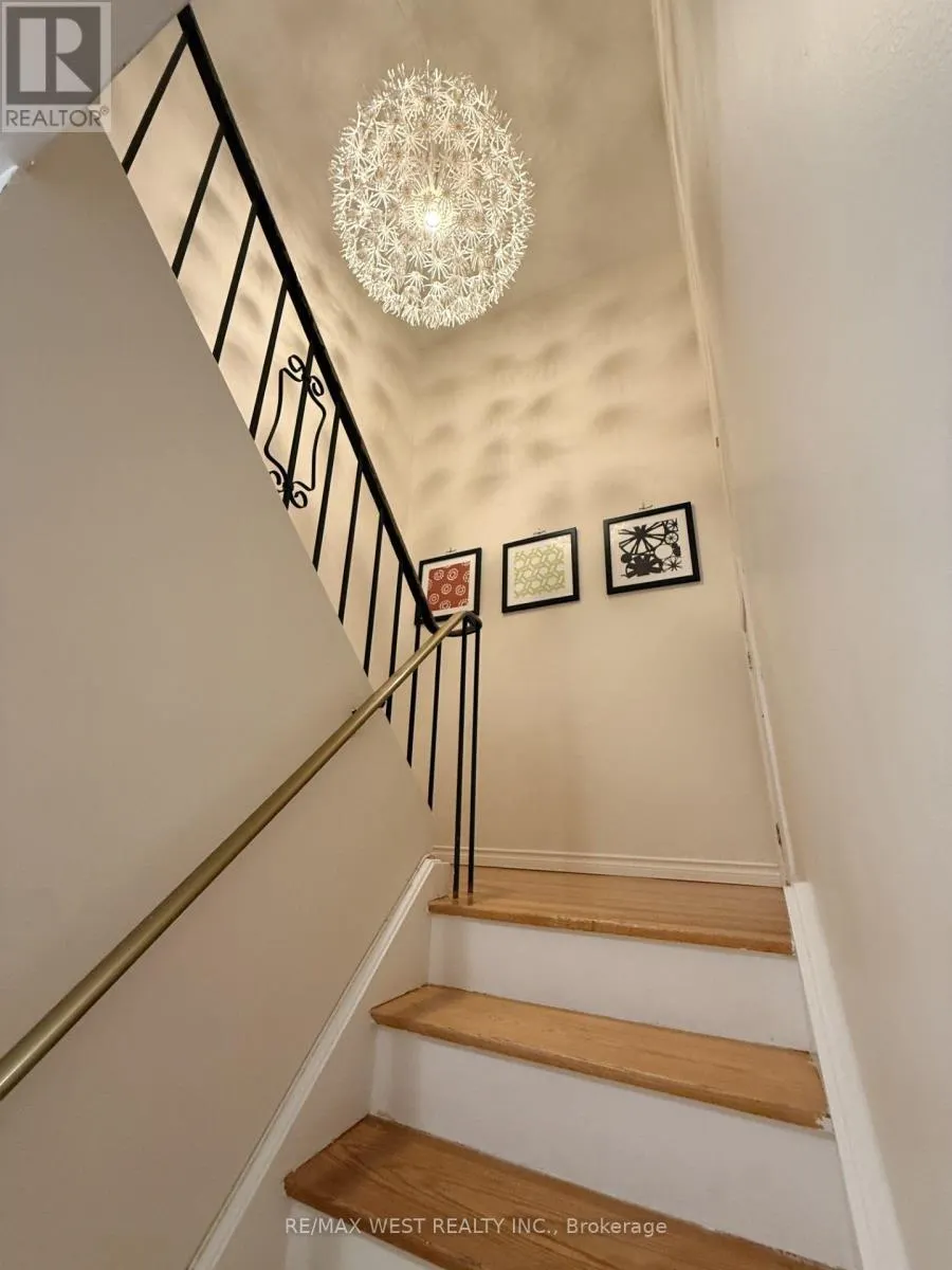 43 - 51 BROADFIELD DRIVE
