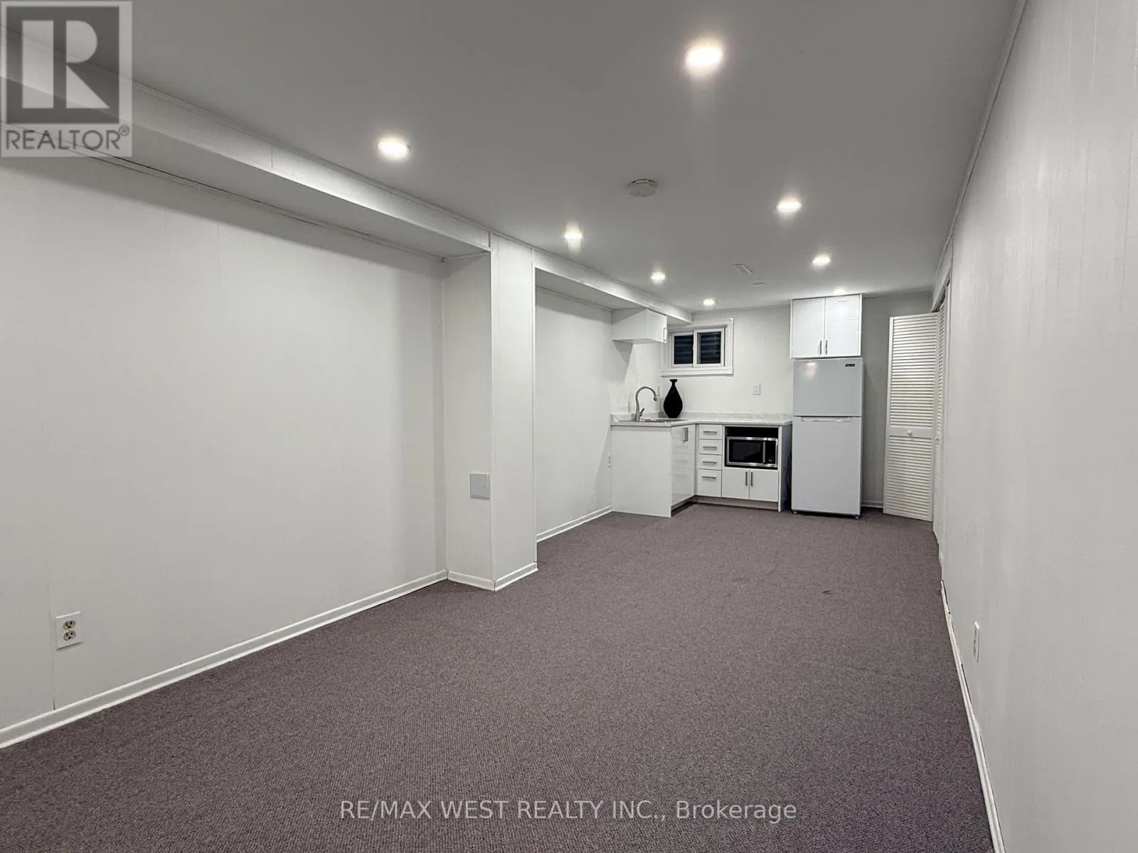 43 - 51 BROADFIELD DRIVE